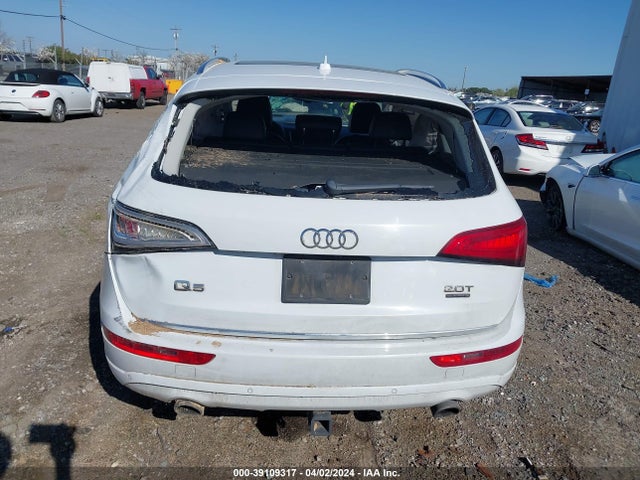 Audi Q5 2.0t Premium 2017 WA1L2AFP4HA095325 Image 16
