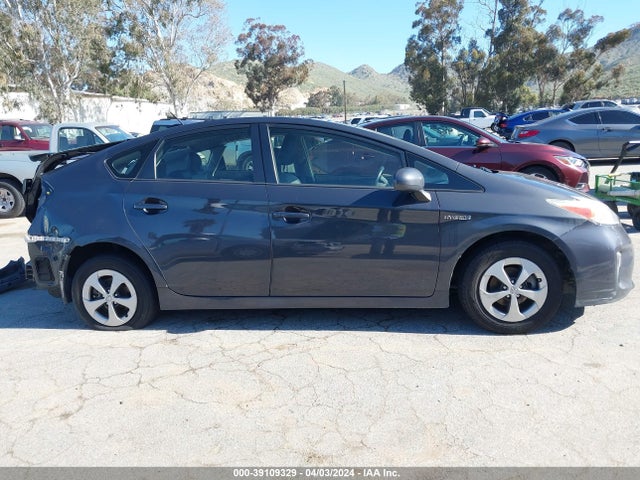 Toyota Prius Four 2015 JTDKN3DU5F0409225 Image 13