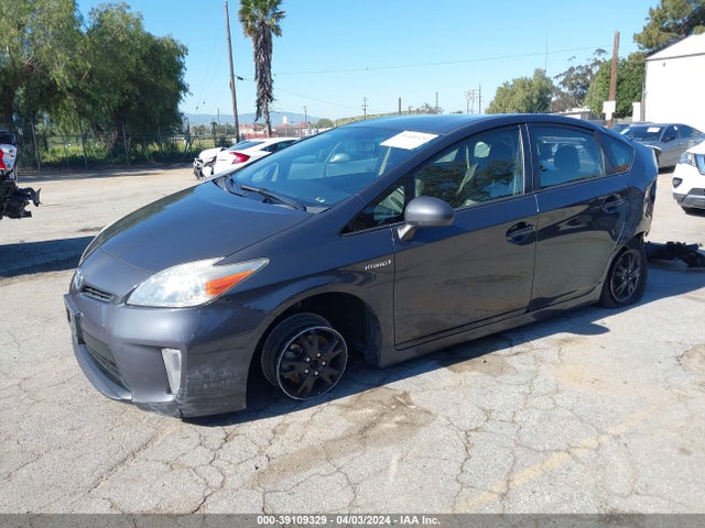 Toyota Prius Four 2015 JTDKN3DU5F0409225 Image 2
