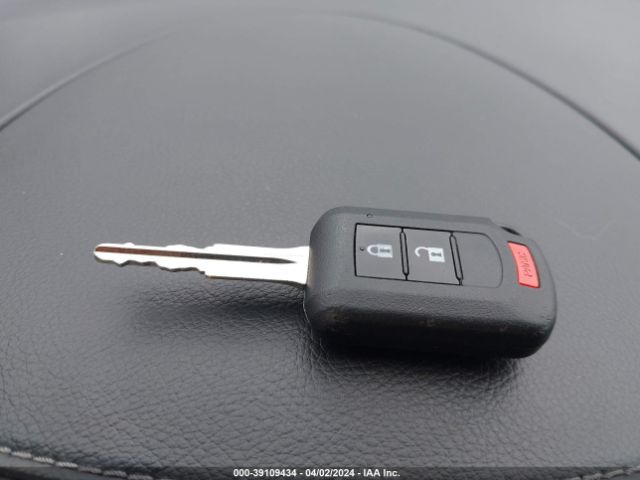 JA4AD2A38KZ010779 Mitsubishi Outlander Es