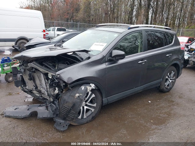 Toyota RAV4 LE 2016 JTMZFREVXGJ099221 Image 2