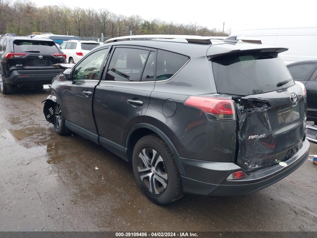 Toyota RAV4 LE 2016 JTMZFREVXGJ099221 Image 3