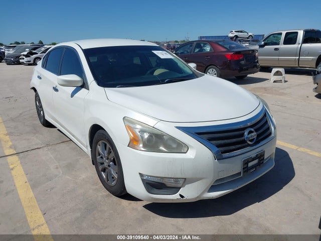 Nissan Altima 2.5 S 2015 1N4AL3AP7FN395420 главное изображение