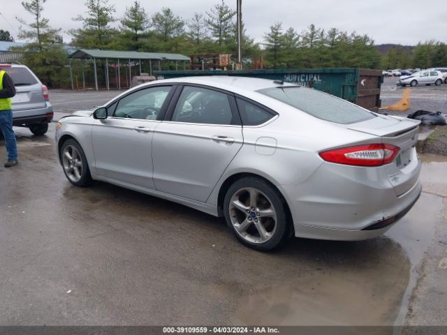 3FA6P0HD8GR405357 Ford FUSION SE