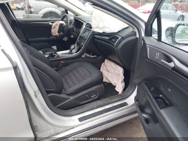 3FA6P0HD8GR405357 Ford FUSION SE