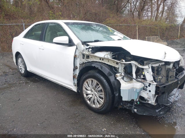 Toyota CAMRY LE 2014 4T4BF1FK9ER377093 Image 1