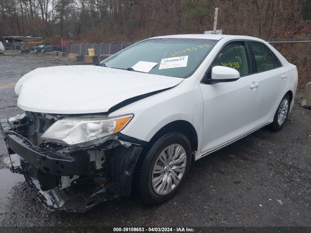 Toyota CAMRY LE 2014 4T4BF1FK9ER377093 Image 2