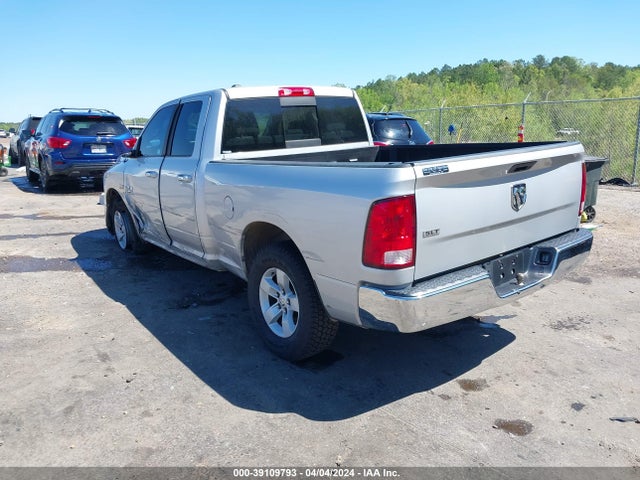 1C6RR6GT7HS582587 RAM 1500 Slt Quad Cab 4x2 6'4 Box