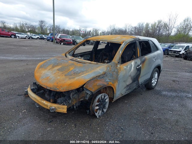 KIA SORENTO LX 2015 5XYKT3A60FG561998 Image 2