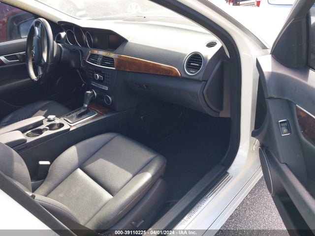 WDDGF4HB7EA917888 Mercedes-Benz C 250 Luxury/sport