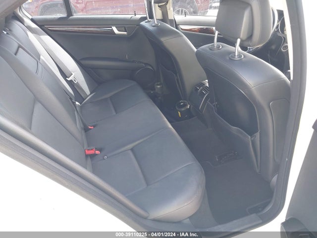 WDDGF4HB7EA917888 Mercedes-Benz C 250 Luxury/sport