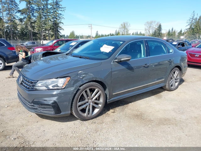 1VWDT7A30HC013414 Volkswagen Passat 1.8t R-line