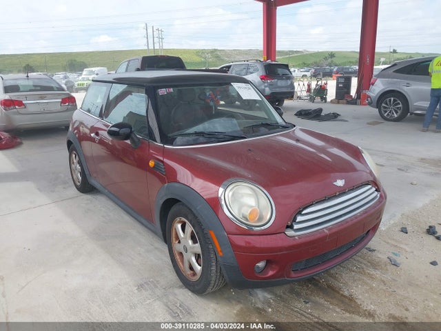 2009 MINI COOPER WMWMF33599TT68775 Photo 0