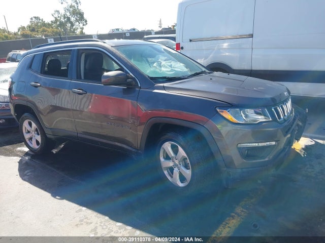 Jeep Compass Latitude Fwd 2018 3C4NJCBB5JT466403 Image 1