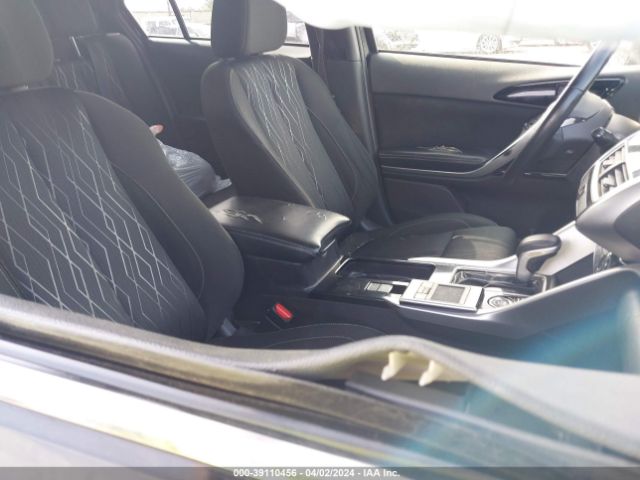 JA4AT5AA2JZ046601 Mitsubishi Eclipse Cross Se