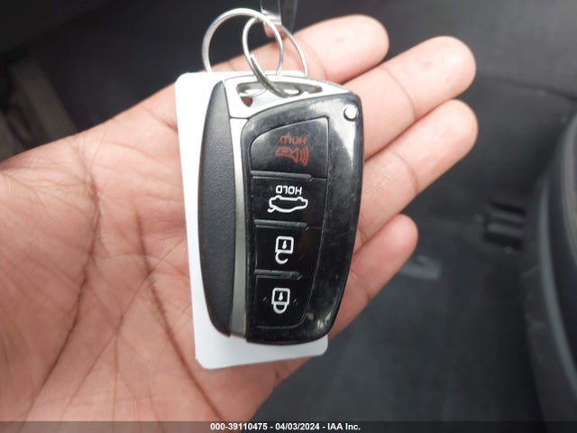 Hyundai Genesis 3.8 2015 KMHGN4JE6FU027959 Image 11