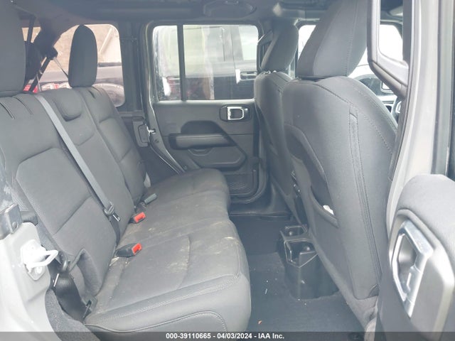 1C4HJXEN9LW167262 Jeep Wrangler Unlimited Sahara 4x4