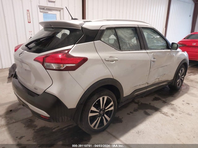 Nissan KICKS SR 2019 3N1CP5CU9KL535079 Image 4
