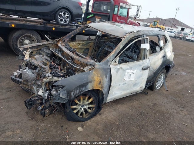 Nissan ROGUE SV 2018 5N1AT2MV3JC809128 Image 2