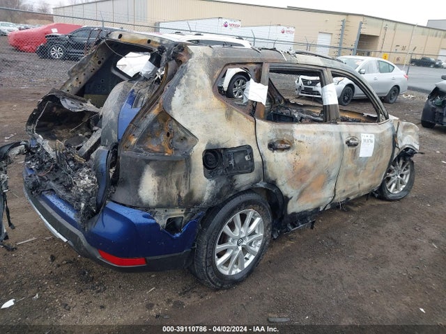 Nissan ROGUE SV 2018 5N1AT2MV3JC809128 Image 4