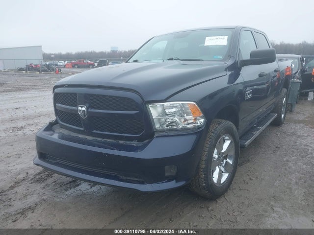 RAM 1500 Express  4x4 5'7 Box 2018 1C6RR7KG4JS339082 Image 2