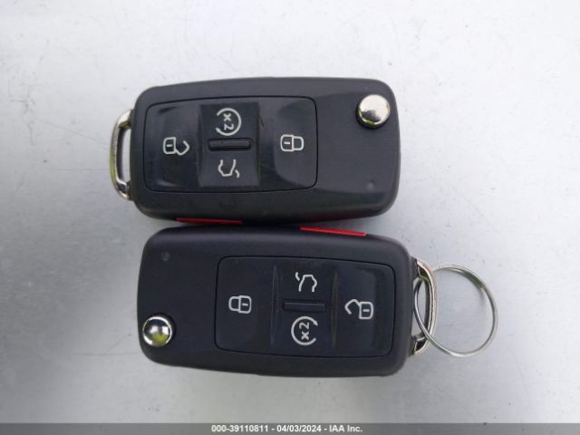 1VWMA7A31LC003618 Volkswagen Passat 2.0t R-line