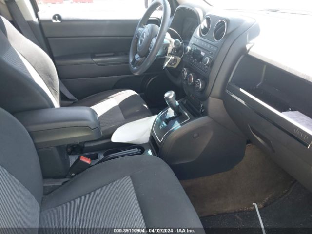 1C4NJPBB1GD761987 Jeep Patriot Sport