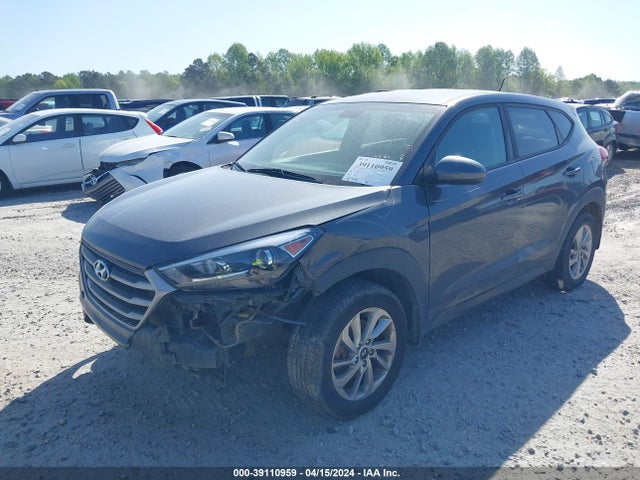 Hyundai TUCSON SE 2018 KM8J23A43JU836182 Image 2