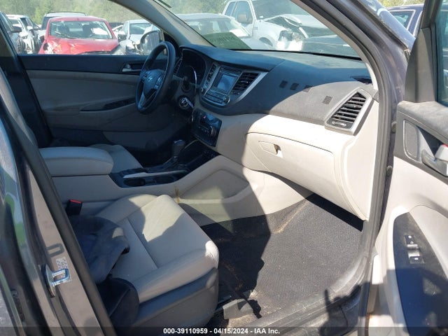 Hyundai TUCSON SE 2018 KM8J23A43JU836182 Image 5