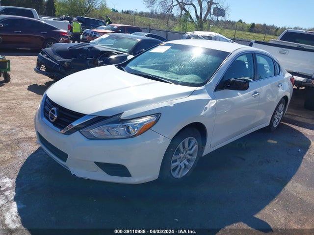Nissan Altima 2.5 S 2017 1N4AL3AP8HC183866 Image 2