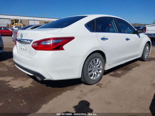 Nissan Altima 2.5 S 2017 1N4AL3AP8HC183866 Image 4