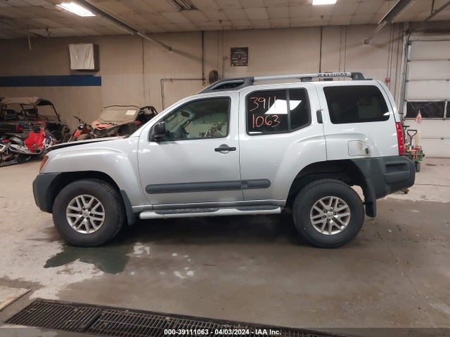 Nissan Xterra S 2015 5N1AN0NW9FN651900 Image 14