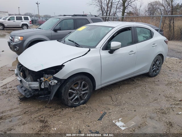Toyota YARIS LE 2019 3MYDLBYV9KY505209 Image 2