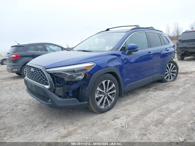 Toyota Corolla Cross Xle 2023 7MUDAABG0PV052157 Image 2