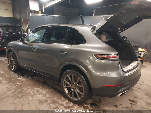 2019 PORSCHE CAYENNE WP1AA2AY1KDA13061 Photo 2