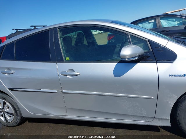 Toyota Prius Three 2016 JTDKARFU5G3015204 Image 13