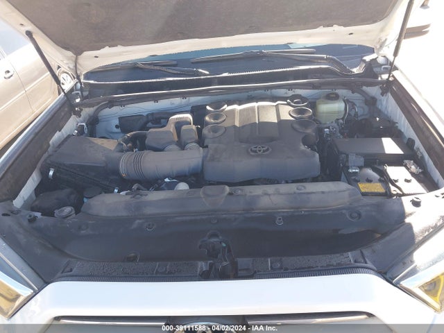 Toyota 4runner Limited 2020 JTEBU5JR1L5806696 Image 10