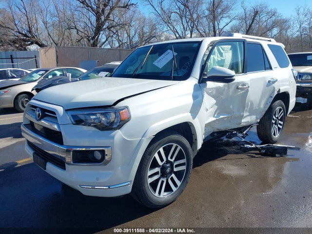Toyota 4runner Limited 2020 JTEBU5JR1L5806696 Image 2