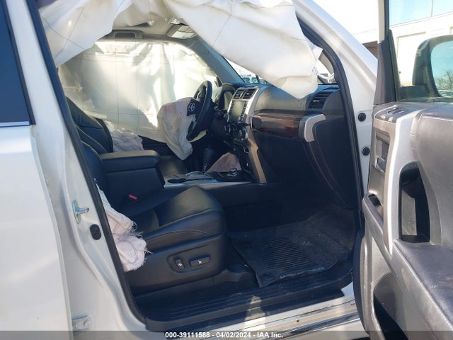 Toyota 4runner Limited 2020 JTEBU5JR1L5806696 Image 5