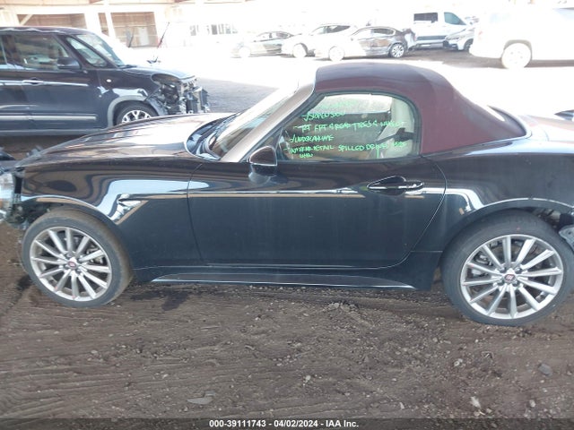 Fiat 124 Spider Lusso Red Top Edition 2018 JC1NFAEK5J0138457 Image 15