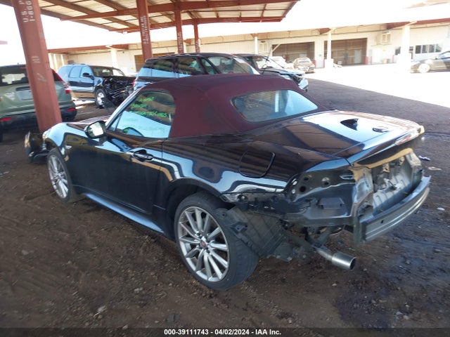 2018 FIAT 124 SPIDER JC1NFAEK5J0138457 Photo 2