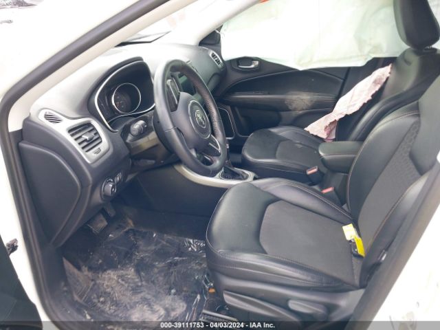 3C4NJCBB9KT615400 Jeep Compass Latitude Fwd