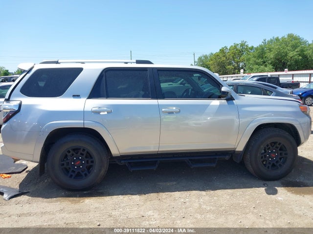 Toyota 4RUNNER SR5 2023 JTEEU5JR1P5295221 Image 13