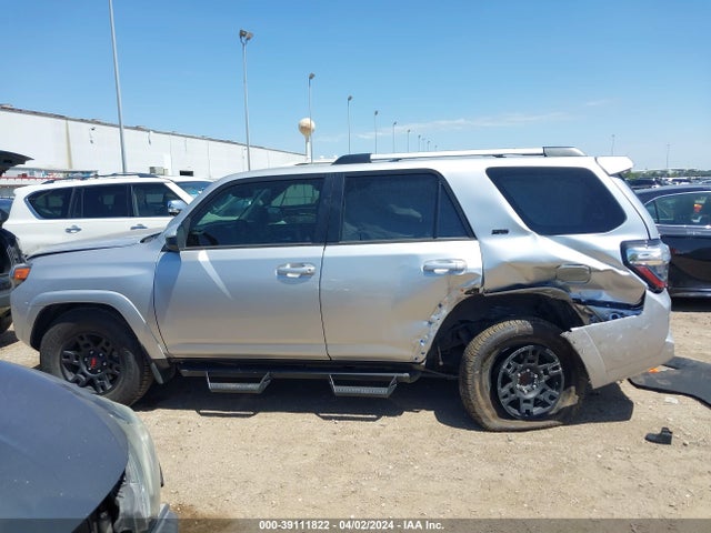 Toyota 4RUNNER SR5 2023 JTEEU5JR1P5295221 Image 14