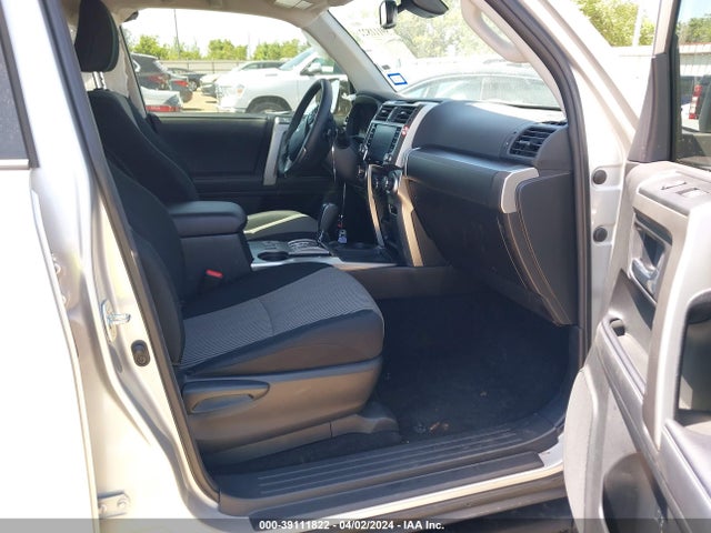 Toyota 4RUNNER SR5 2023 JTEEU5JR1P5295221 Image 5