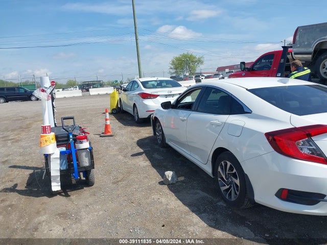 Honda CIVIC EX 2018 19XFC2F72JE001029 Image 14