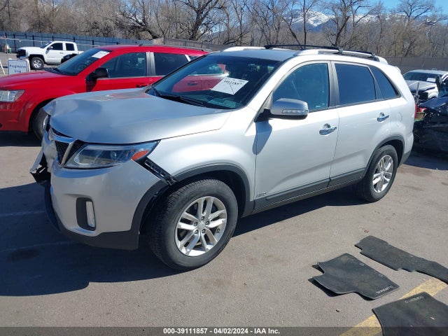 KIA SORENTO LX 2014 5XYKTDA66EG527083 Image 2