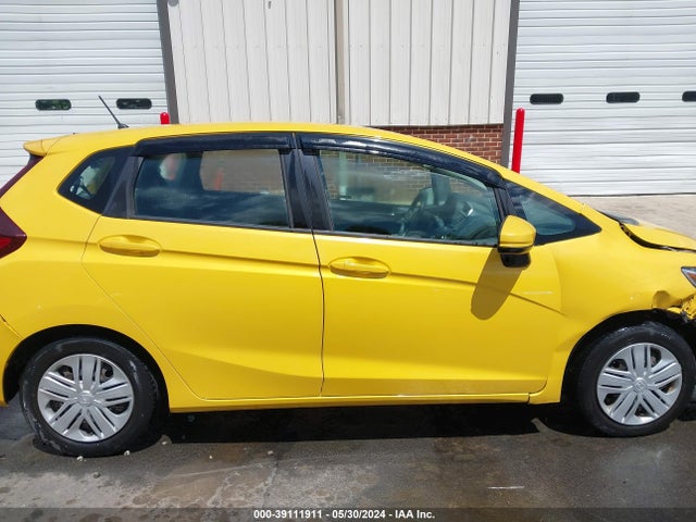 Honda FIT LX 2019 3HGGK5H40KM704861 Image 13
