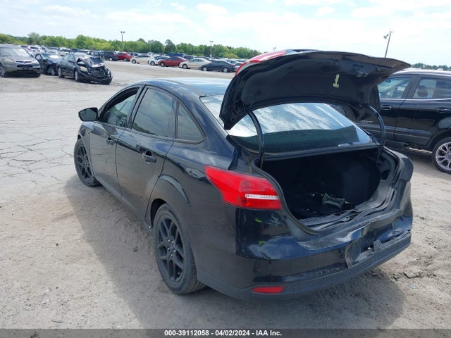 Ford FOCUS SE 2016 1FADP3F23GL393756 Image 3