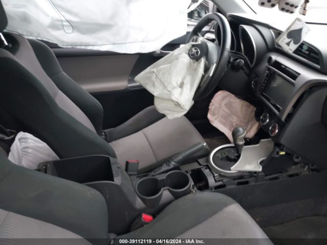 JTKJF5C71GJ021817 Scion TC